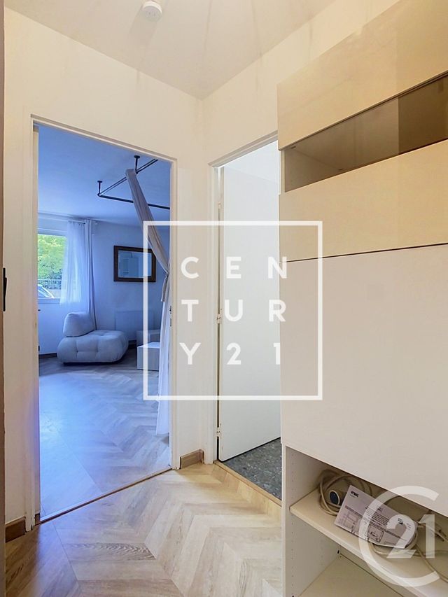 Appartement Studio à louer - 1 pièce - 30.2 m2 - MEUDON - 92 - ILE-DE-FRANCE - Century 21 Agence Du Château
